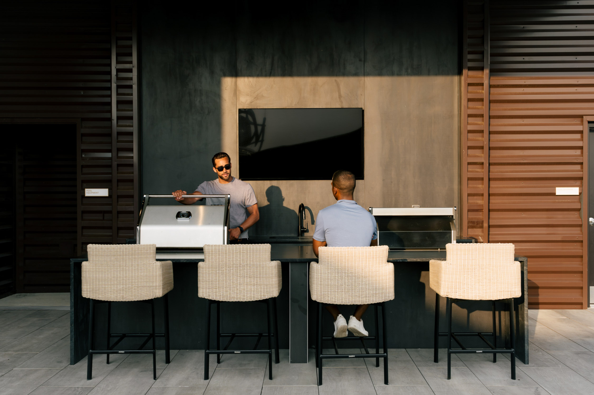 Grilling Station at the oxbow luxury apartments north kansas city